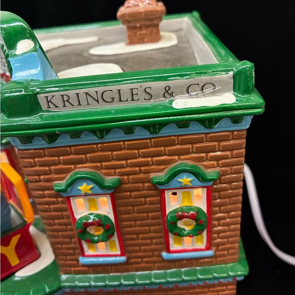 Department 56 Saturday Morning Downtown & The Whole Family Goes Shopping - Picture 5 of 16